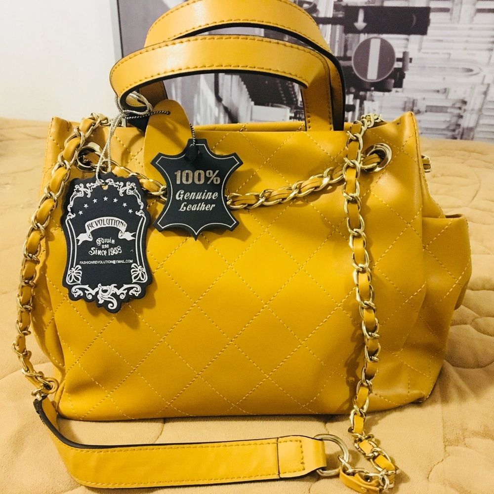 “Revolution” Woman bag.